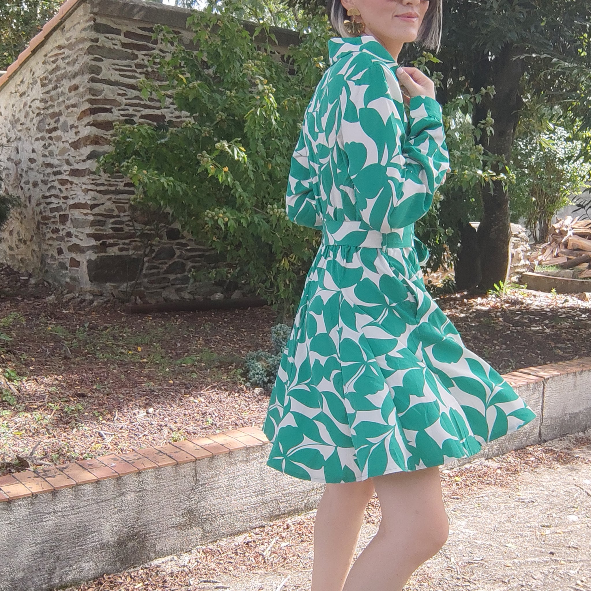 Robe courte, Mirela