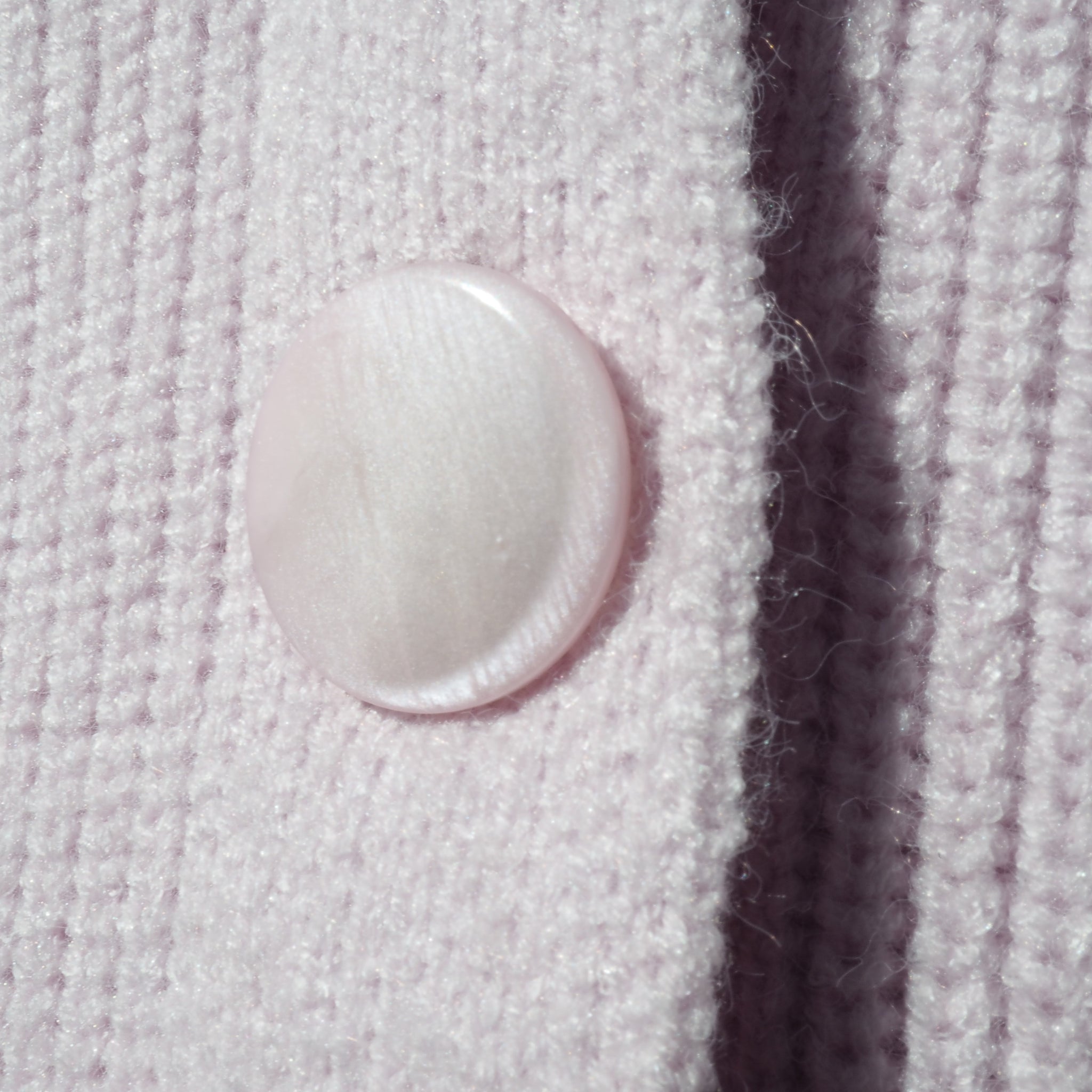 Gilet, Pluton