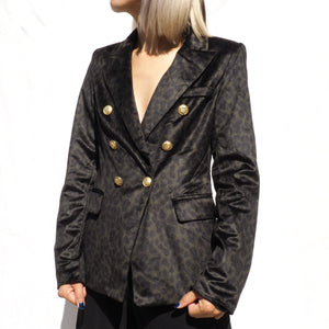 Veste, Isis