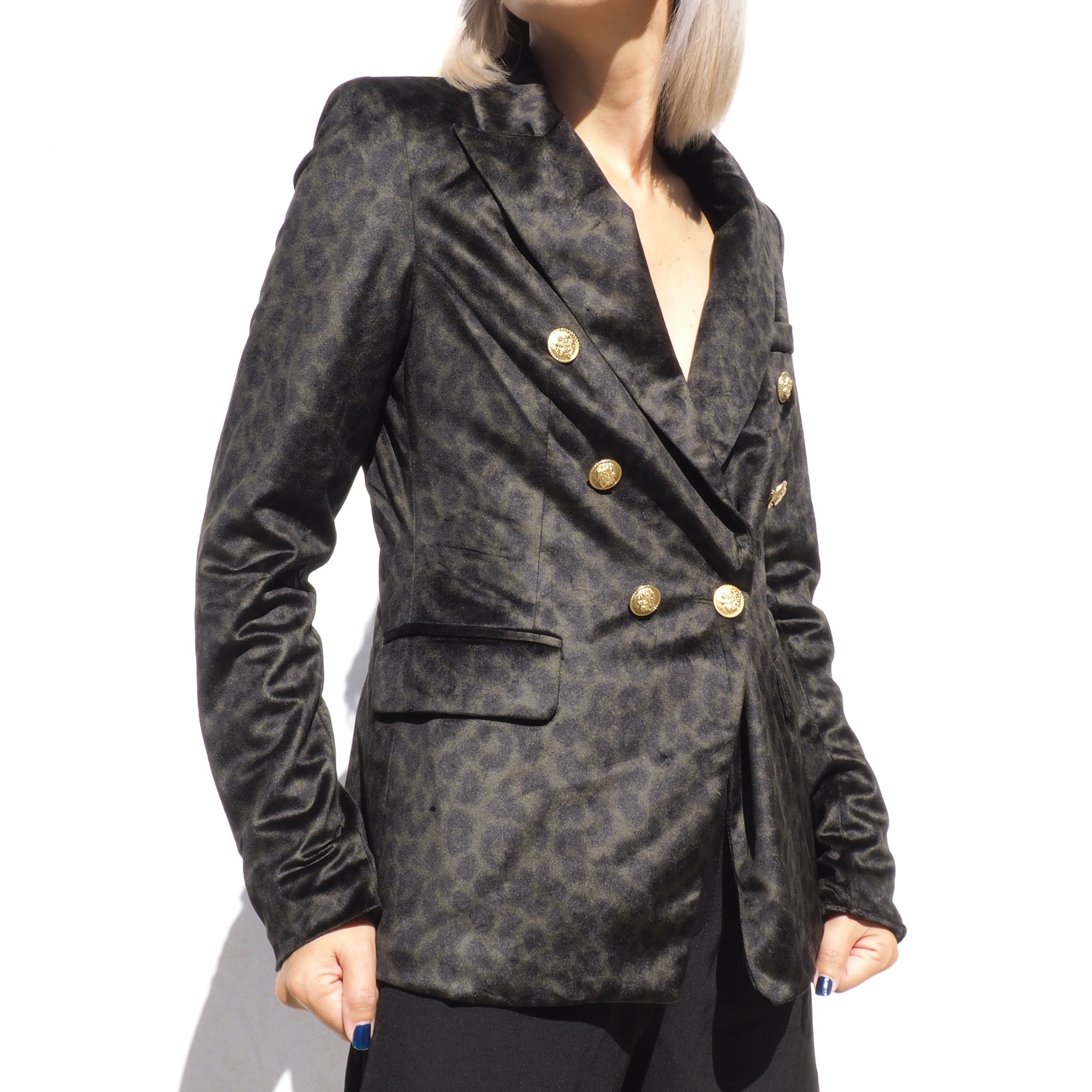 Veste, Isis