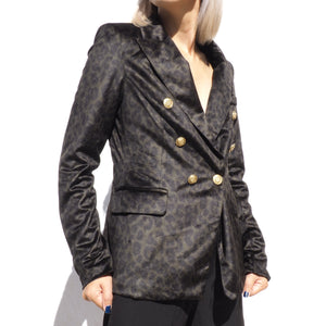 Veste, Isis